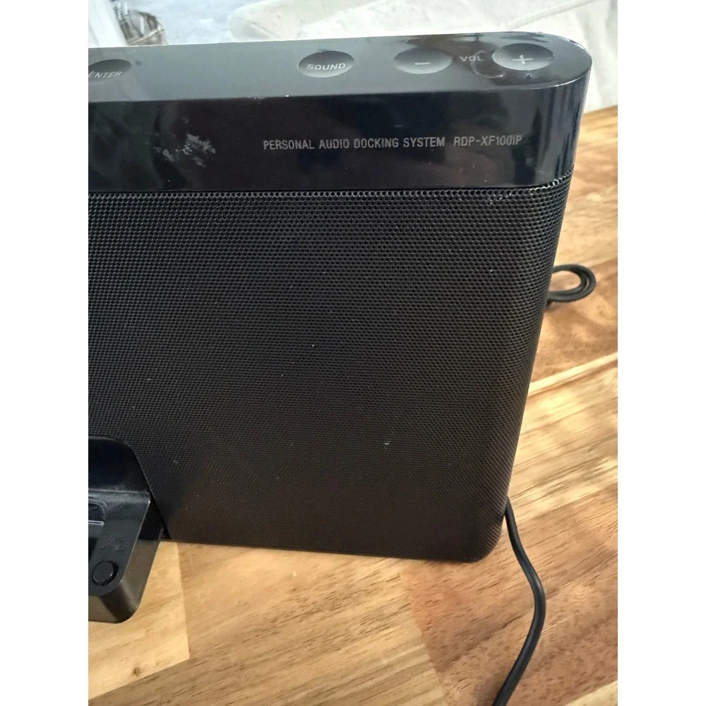 Sony RDP-XF100iP iPod Dock Speaker System‎ Black w/ Partial Power Adapter